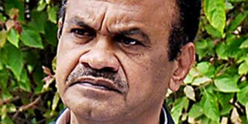 AICC serves showcause notice on Komatireddy Venkat Reddy