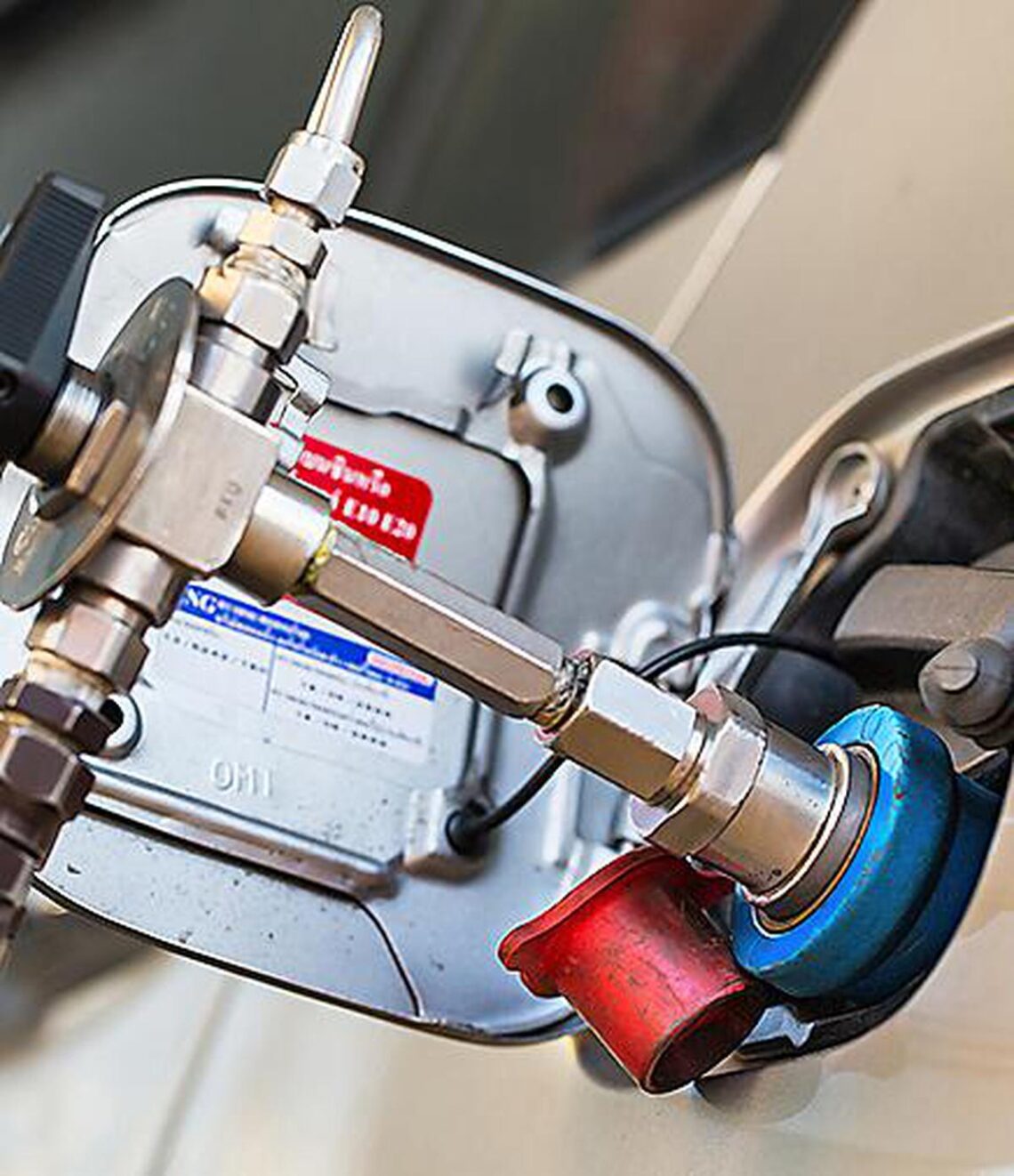 Ahead of Assembly elections, Gujarat cuts VAT on CNG & PNG; to give two free cylinders to Ujjwala beneficiaries