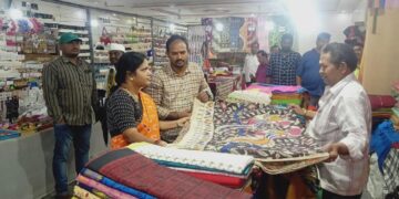 Andhra Pradesh: support artisans, Vizianagaram Mayor urges people