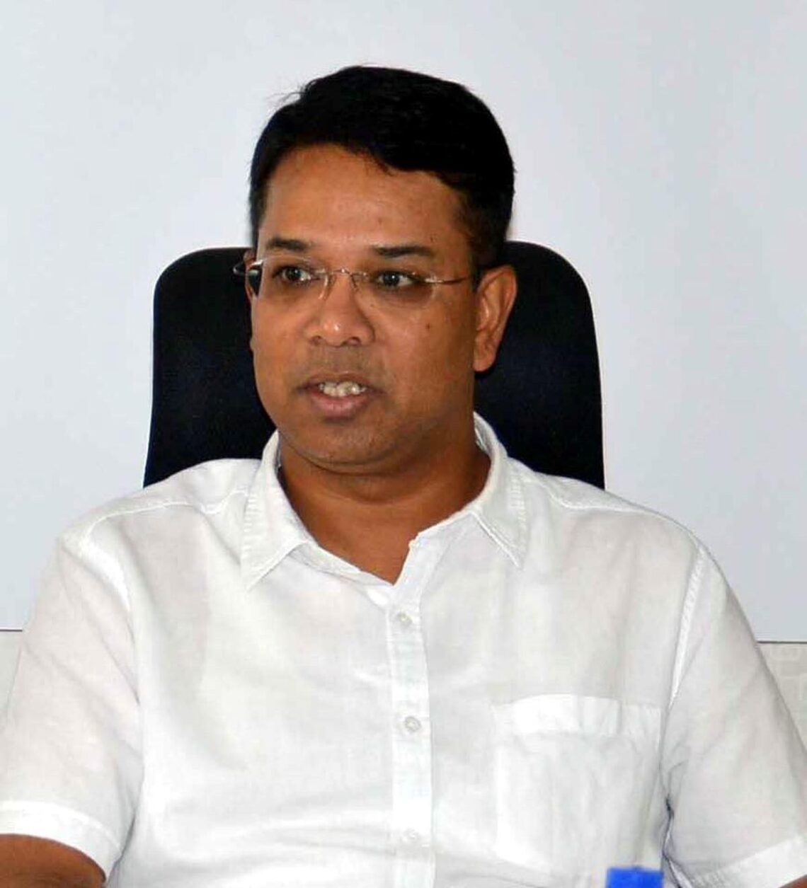 CEO interacts with Munugode people, reviews poll arrangements