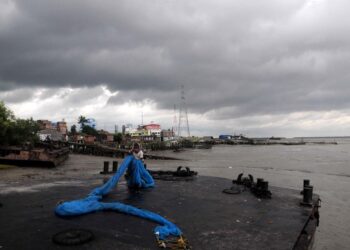 Five houses, 2 relief camps damaged in Mizoram due to heavy rain triggered by Cyclone Sitrang