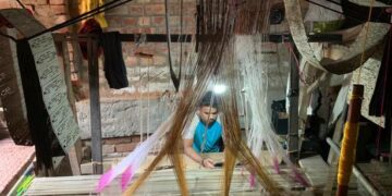 GST implementation, rising costs slowly pushing weavers of Varanasi out of business