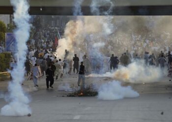 Imran Khan to face long legal battle in wake of disqualification verdict