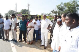 Minister thanked for helping road mishap victim in Andhra Pradesh’s Chittoor district