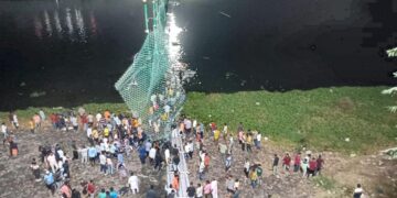 Morbi bridge collapse live updates | Death toll reaches 90; PM Modi cancels BJP road show, may visit site today