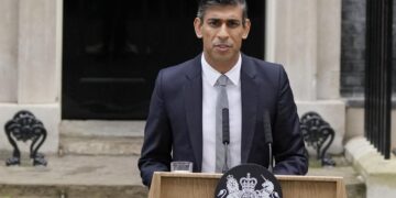 New British PM Rishi Sunak pledges to clean up mess