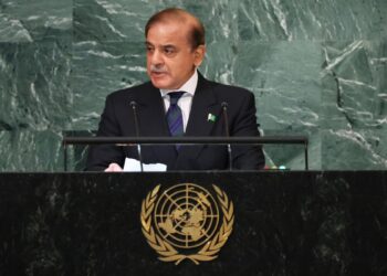 Pakistan Prime Minister Sharif greets Hindu community members on Deepavali