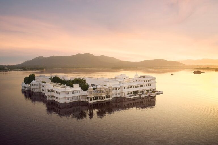 10 Most Beautiful Lakes To Visit In India