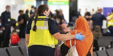 Annual U.K. net migration hits record high of more than 500,000