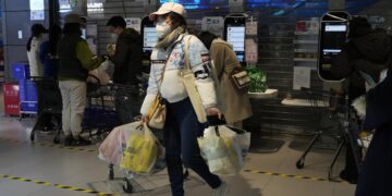 Beijing on edge as city adds new quarantine centers