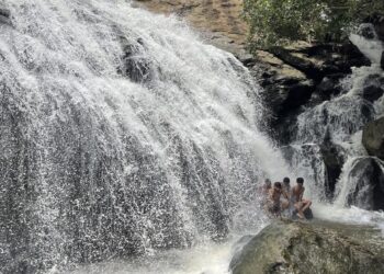 Belagavi: Selfie turns fatal as four girls slip and drown at Kitwad Falls