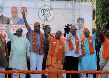 Dynasty rules on both sides of Gujarat politics