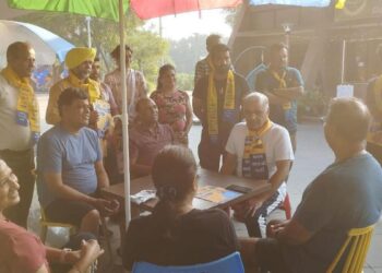 Gujarat Assembly polls | Former Income Tax official to fight against Gujarat Home Minister