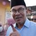 Malaysia faces new crisis as poll delivers hung Parliament