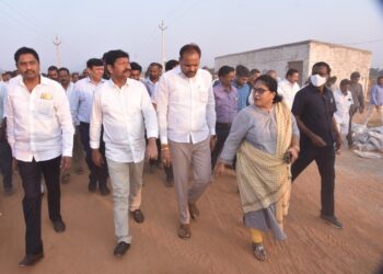 Minister rubbishes Pawan Kalyan’s allegations over Jagananna layouts after inspecting Gunkalam layout
