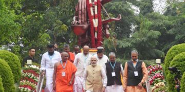 PM pays special attention to Kanakadasa, garlands Valmiki statue