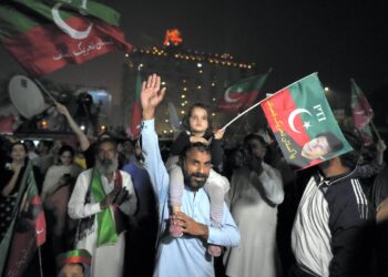 Protest march temporarily halted, not called off, says former Pakistan Interior Minister Sheikh Rashid