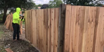 How to hire a qualified fence installer you can trust in Orlando, Florida