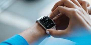 7 Best Apple Watch Alternatives Under 5000 Rs