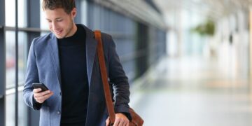 8 Helpful Ways How to Run Your Business From Your Smartphone