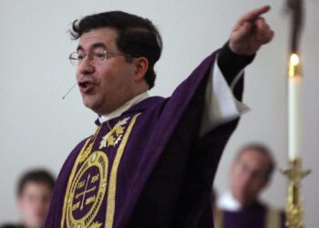 Anti-abortion U.S. priest Frank Pavone defrocked for blasphemous posts