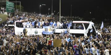 Argentines dance, cry and cheer in streets as World Cup winners return
