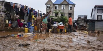 At least 100 people killed by floods in capital of Congo