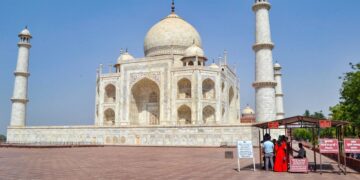 Let the history of Taj Mahal continue as it is: SC