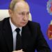 Putin sounds out military commanders on Ukraine