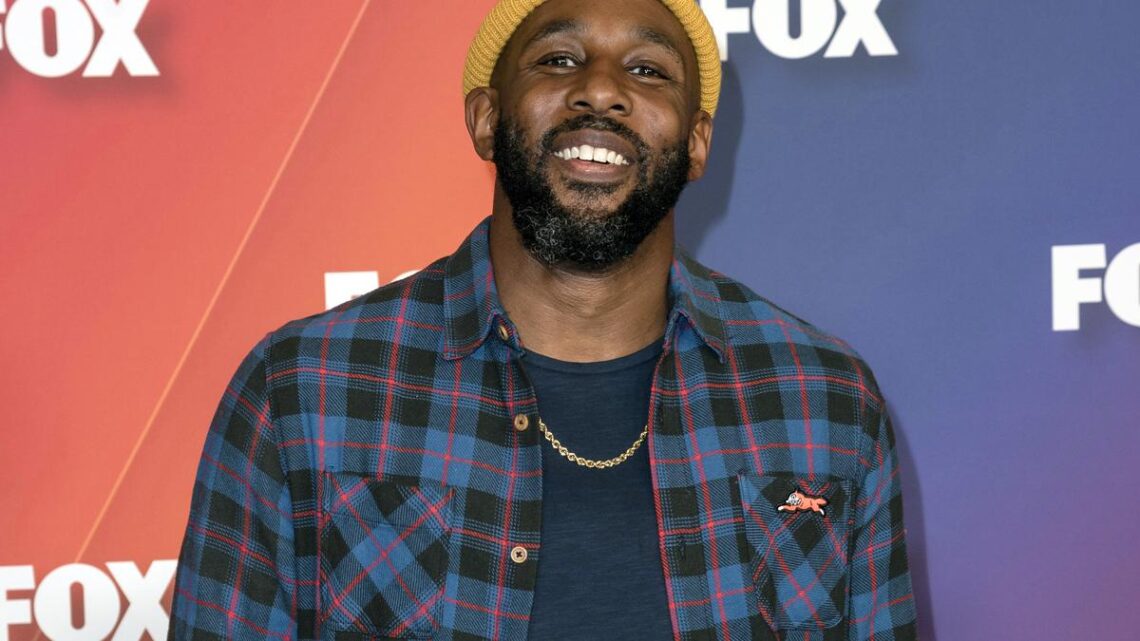 Stephen 'tWitch' Boss, 'Ellen' show's dancing DJ, dies at 40 Stephen ‘tWitch’ Boss, ‘Ellen’ show’s dancing DJ, dies at 40