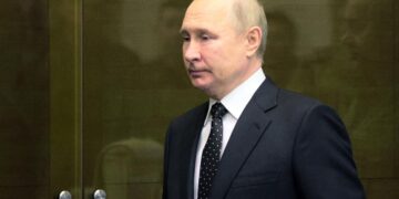Vladimir Putin heads for Belarus amid fears of new assault on Ukraine