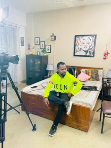 Ram Gupta: Inspiring story of a small town guy who is winning B-Town with his art work at RVCJ