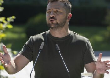 Zelensky asks G7 to supply Ukraine natural gas, long-range weapons