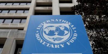 Ahead of crucial talks, IMF spots PKR 2 trillion breach in Pakistan’s budgetary estimates