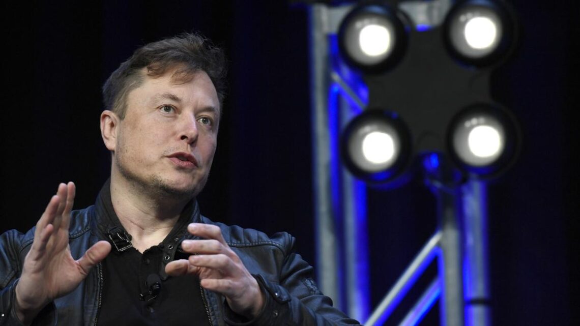 Elon Musk rebuffed in bid to move Tesla tweet trial to Texas