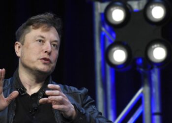 Elon Musk rebuffed in bid to move Tesla tweet trial to Texas