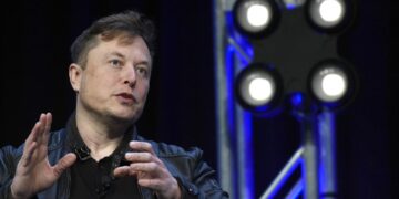 Elon Musk rebuffed in bid to move Tesla tweet trial to Texas