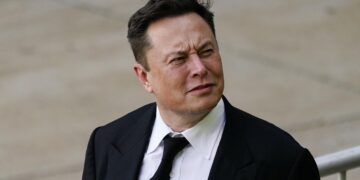 Elon Musk takes witness stand to defend Tesla buyout tweets