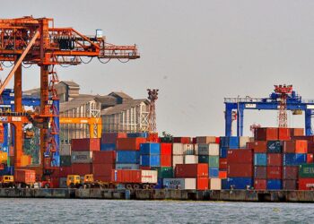 India’s imports from China reach record high in 2022, trade deficit surges beyond $100 billion