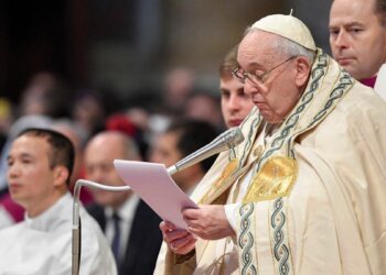 Pope marks new year as Vatican prepares to mourn Benedict