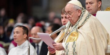 Pope marks new year as Vatican prepares to mourn Benedict