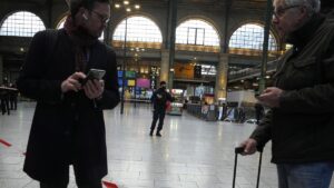 Six stabbed in Paris train station; attacker shot by police