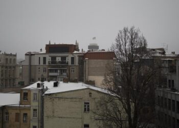 Ukrainian officials report Russian missile attack on Kyiv