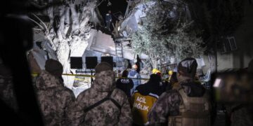 3 dead, more than 200 hurt as new quake hits Turkey, Syria