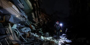 Aid, rescuers rushed to Turkey, Syria after deadly quake