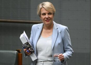 Australia rejects new coal mine on environmental grounds