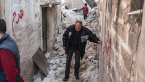 Magnitude 5.6 earthquake hits Turkey; more buildings collapse