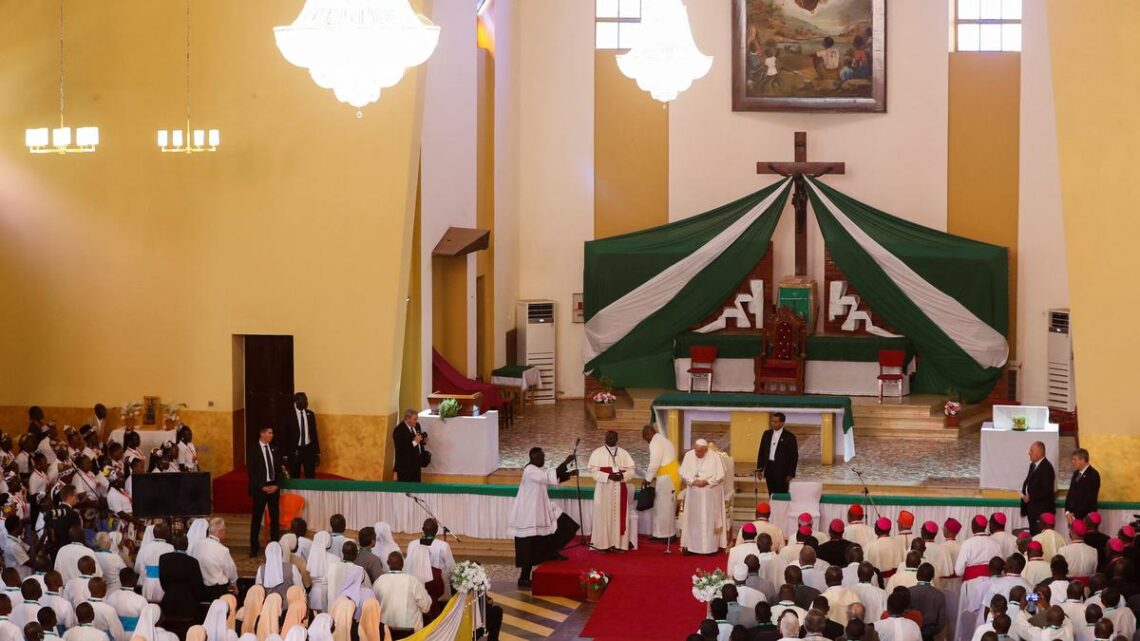 Pope, Archbishop to meet people displaced by war in South Sudan