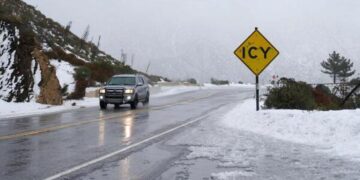 Snow, rain slam California as Michigan shivers without power