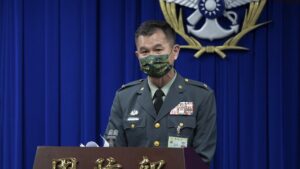 Taiwan threatens to shoot down any Chinese balloons